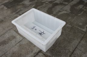 如何解決公路路沿石塑料模具在注塑過程開裂的問題？